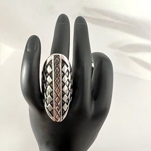 💜3/$20 NWOT Silver Ring- oblong shaped triangle etching designs-Statement piece
